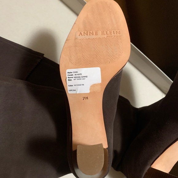 Anne Klein boots from natural suede calf - Picture 5 of 10